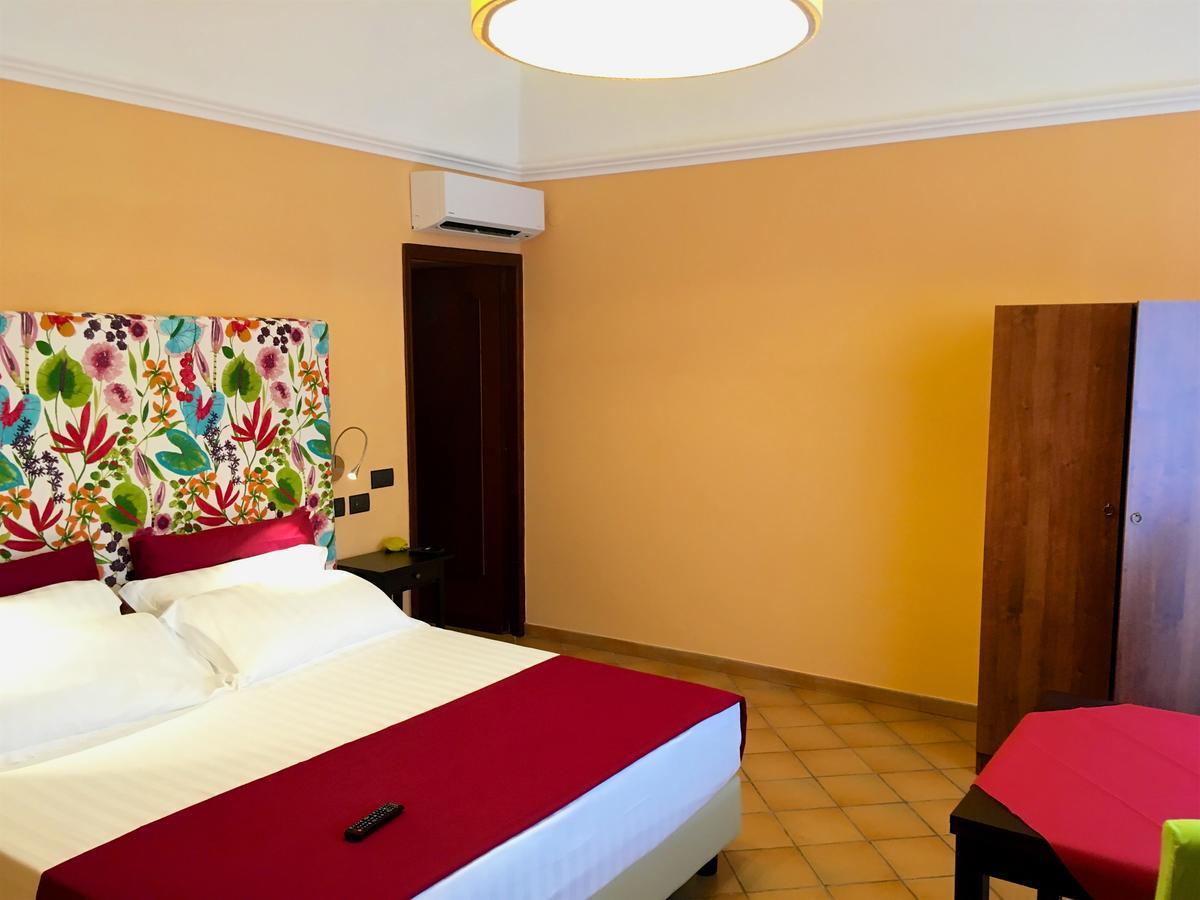 Residenza Viviani Bed & Breakfast Sant'Agnello Bagian luar foto
